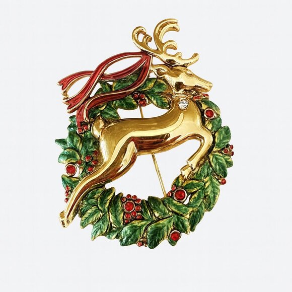 💜 Vintage Monet Leaping Reindeer Green Wreath Christmas Brooch - Picture 1 of 4